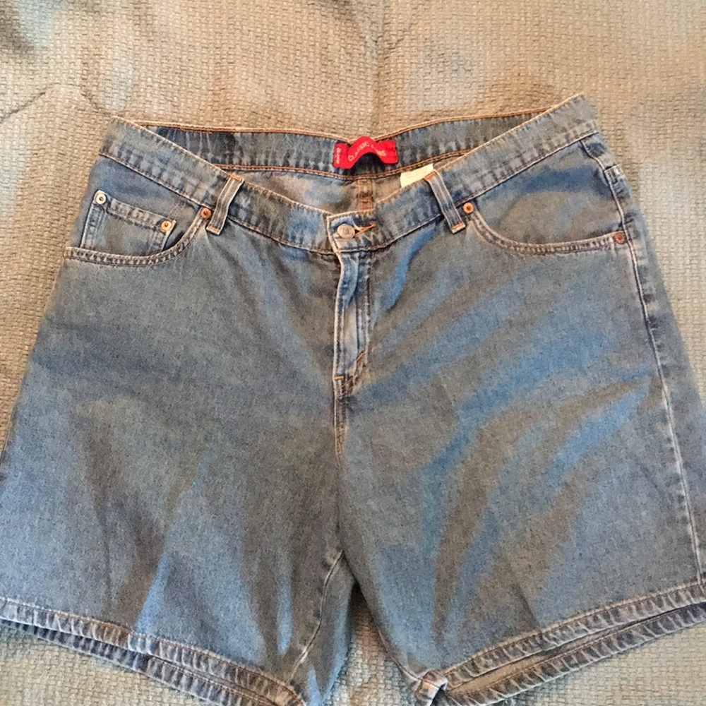 Ladies Levi’s Classic Jeans Shorts